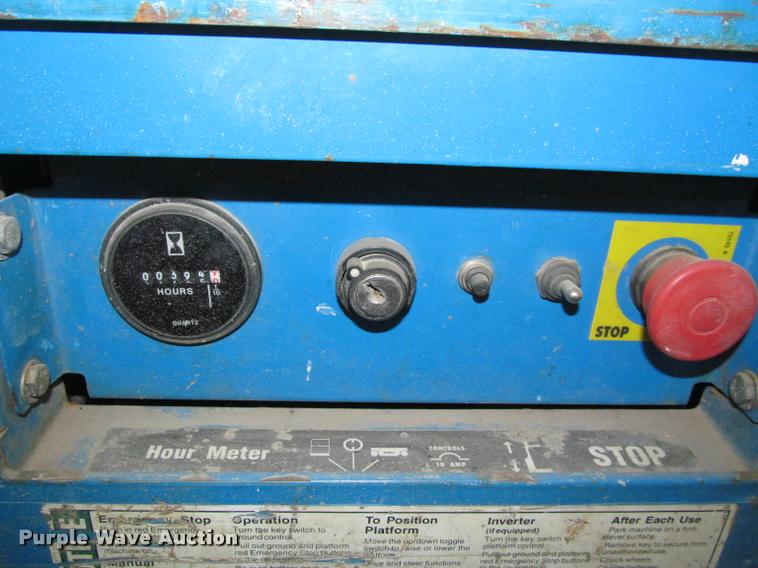 image for item DT9152 2001 Genie GR-12 scissor lift