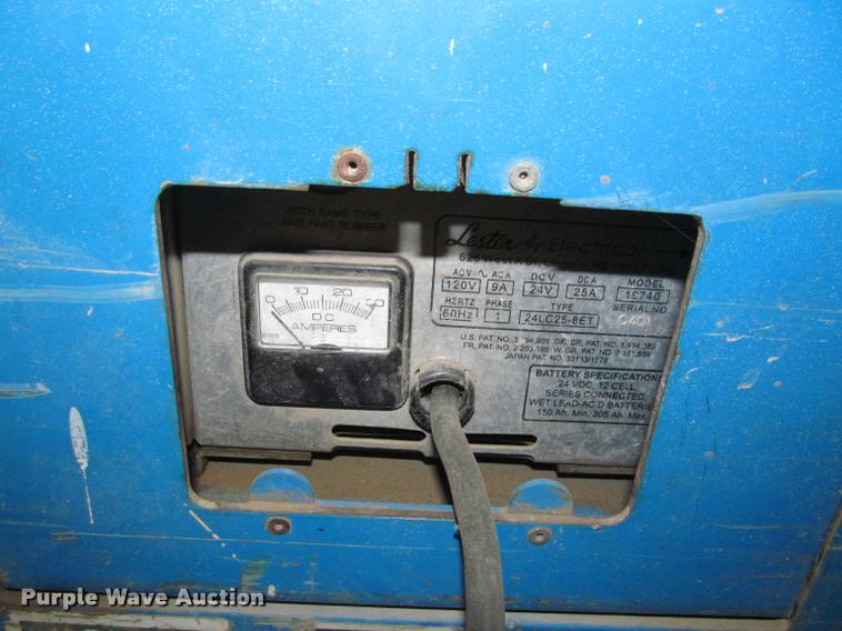 image for item DT9152 2001 Genie GR-12 scissor lift