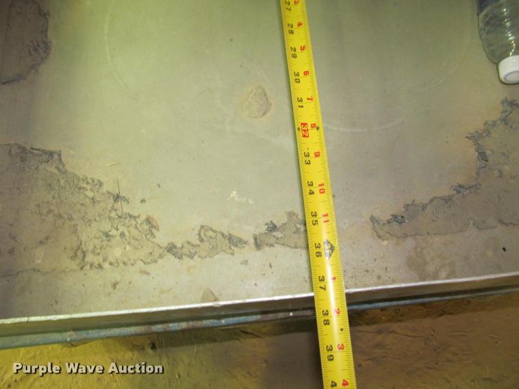 image for item DT9152 2001 Genie GR-12 scissor lift