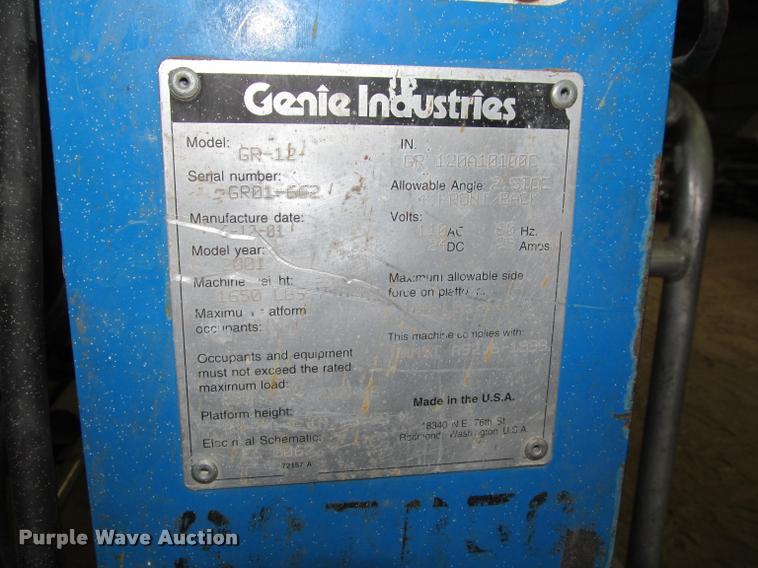 image for item DT9152 2001 Genie GR-12 scissor lift