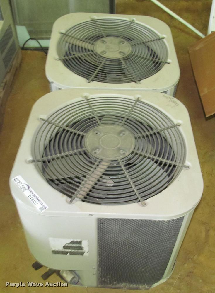 image for item DT9157 (2) Mammoth GS3BA-036CA air conditioners