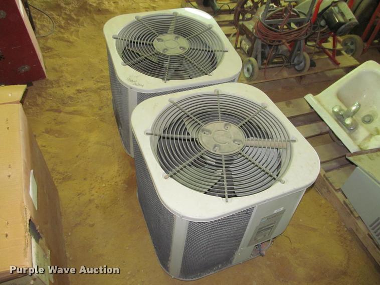 image for item DT9157 (2) Mammoth GS3BA-036CA air conditioners