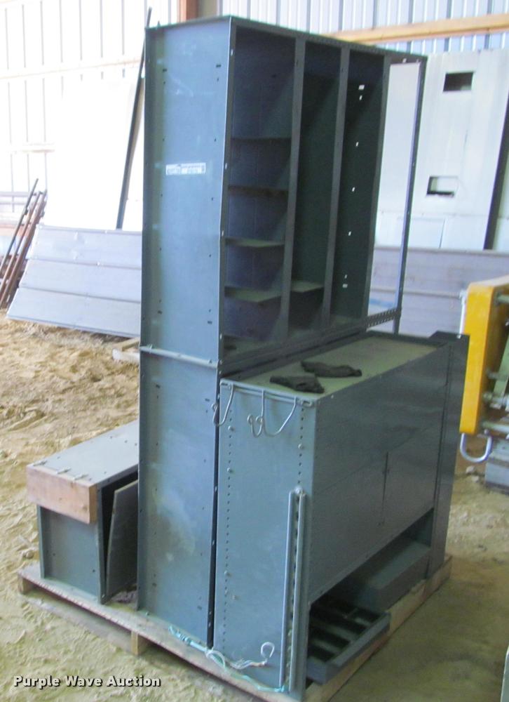 image for item DT9173 Metal shelving