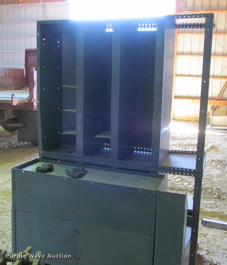 image for item DT9173 Metal shelving