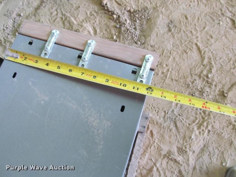 image for item DT9173 Metal shelving