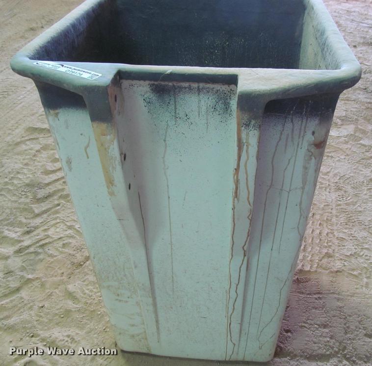 image for item DT9174 Fiberglass man basket