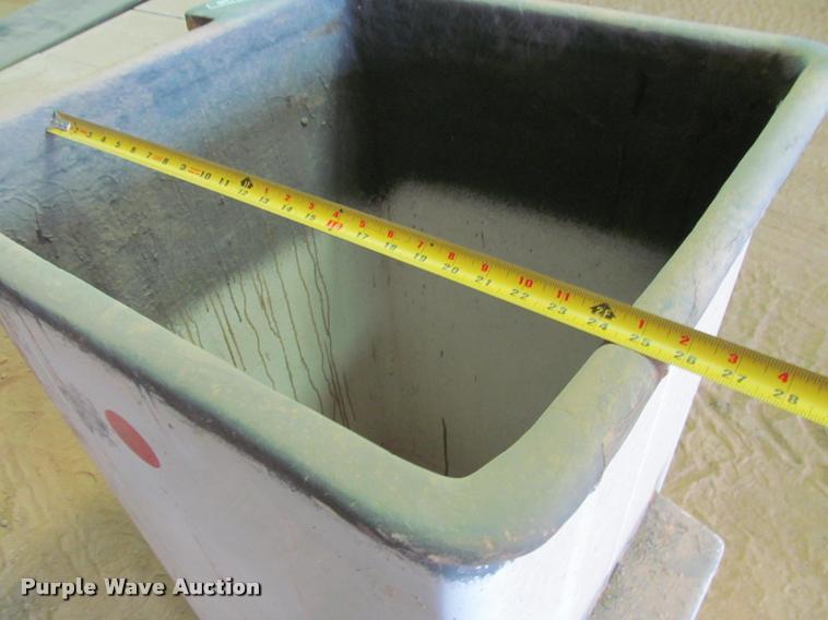 image for item DT9174 Fiberglass man basket