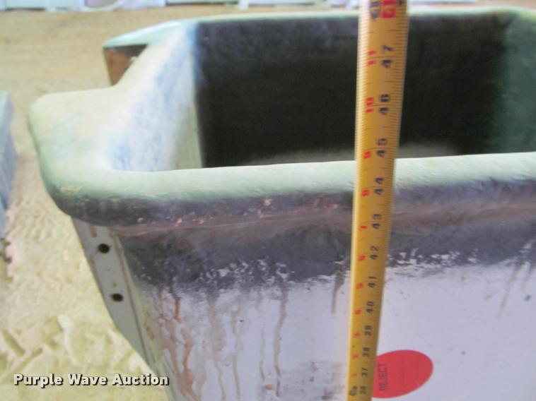 image for item DT9174 Fiberglass man basket