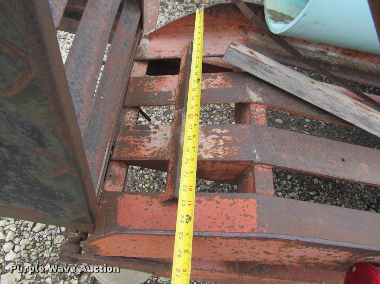 image for item J2553 1985 JFW equipment trailer