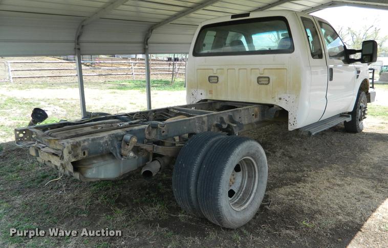 image for item K2586 2008 Ford F350 Super Duty SuperCab pickup truck cab and chassis
