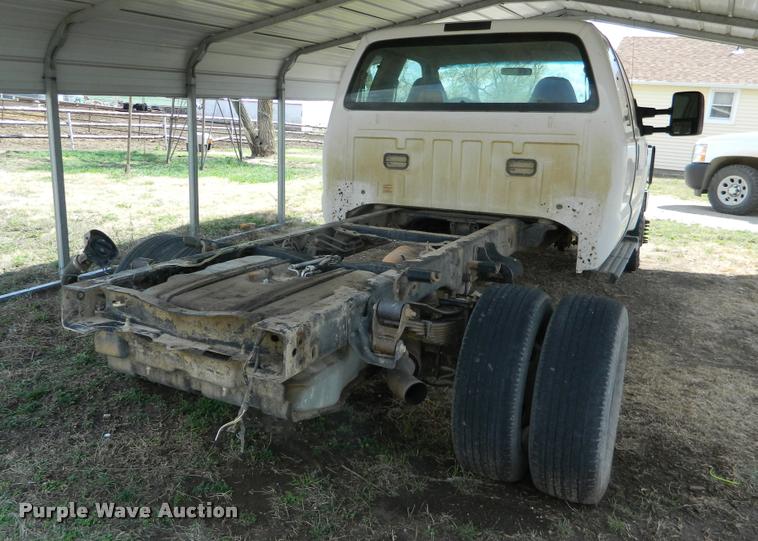 image for item K2586 2008 Ford F350 Super Duty SuperCab pickup truck cab and chassis