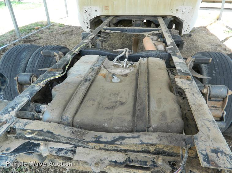 image for item K2586 2008 Ford F350 Super Duty SuperCab pickup truck cab and chassis