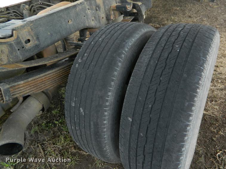 image for item K2586 2008 Ford F350 Super Duty SuperCab pickup truck cab and chassis