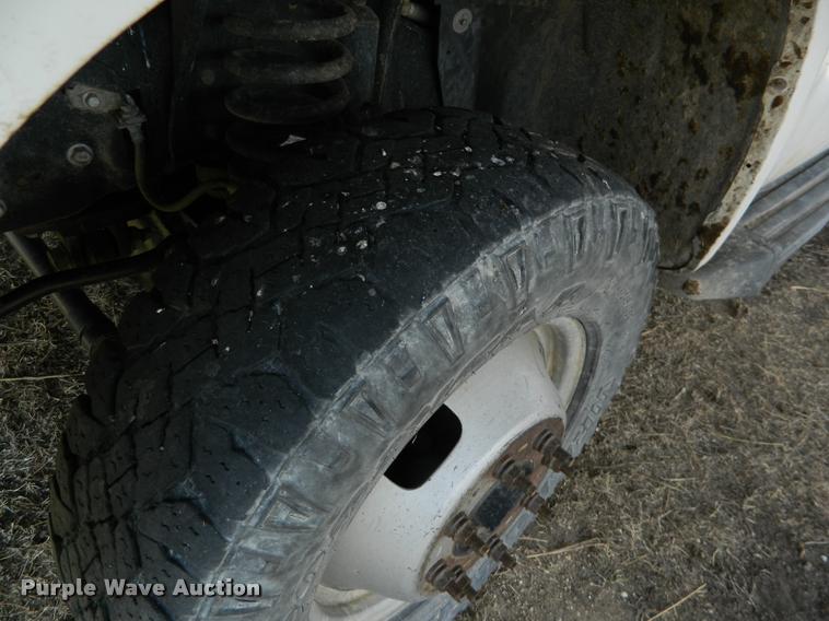 image for item K2586 2008 Ford F350 Super Duty SuperCab pickup truck cab and chassis