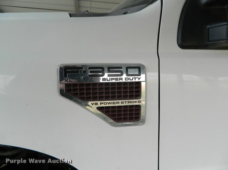image for item K2586 2008 Ford F350 Super Duty SuperCab pickup truck cab and chassis