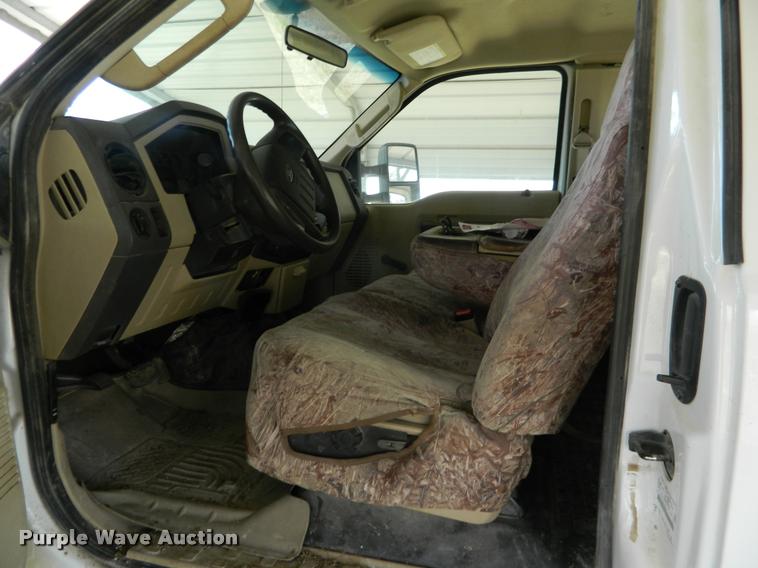 image for item K2586 2008 Ford F350 Super Duty SuperCab pickup truck cab and chassis