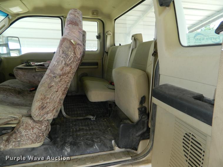 image for item K2586 2008 Ford F350 Super Duty SuperCab pickup truck cab and chassis