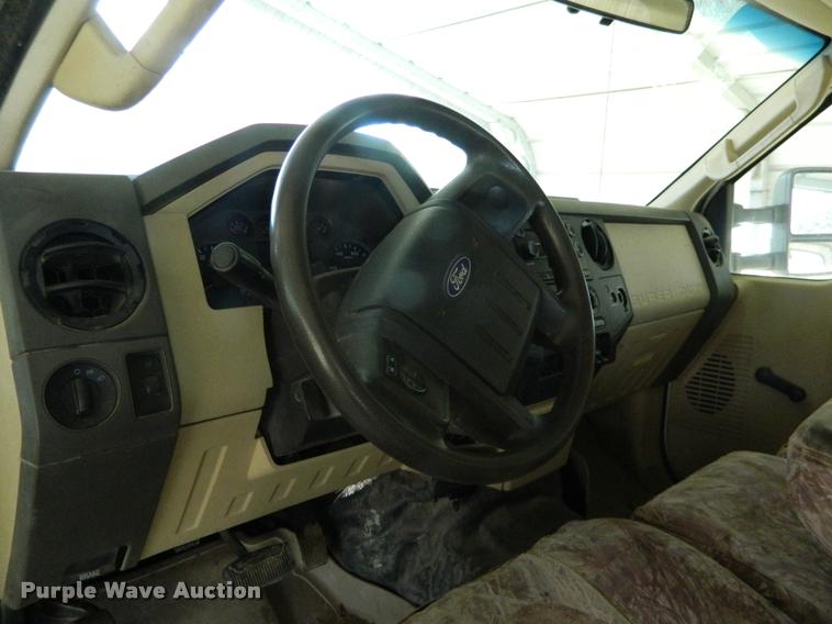 image for item K2586 2008 Ford F350 Super Duty SuperCab pickup truck cab and chassis
