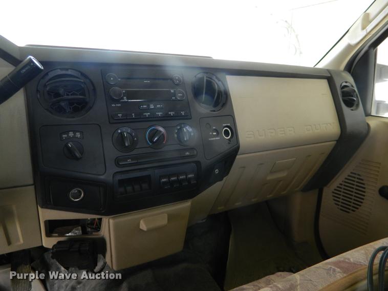 image for item K2586 2008 Ford F350 Super Duty SuperCab pickup truck cab and chassis
