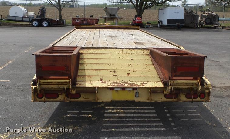 image for item K3285 1997 Towmaster 0020 equipment trailer