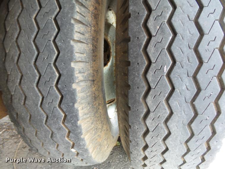 image for item K3285 1997 Towmaster 0020 equipment trailer