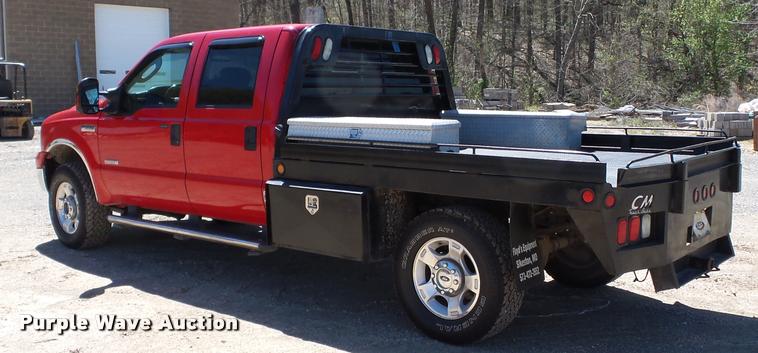 image for item K3290 2007 Ford F350 Super Duty Crew Cab flatbed  pickup truck