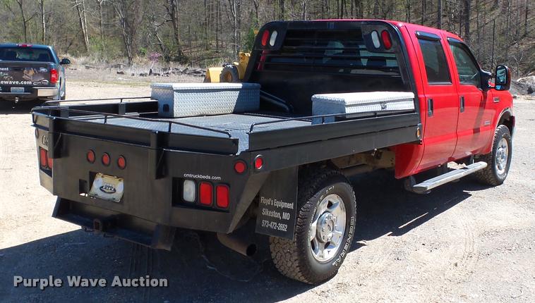 image for item K3290 2007 Ford F350 Super Duty Crew Cab flatbed  pickup truck