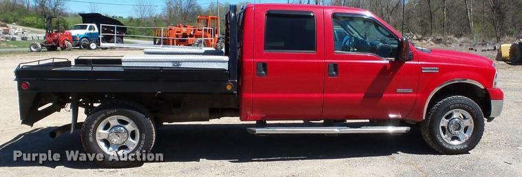 image for item K3290 2007 Ford F350 Super Duty Crew Cab flatbed  pickup truck