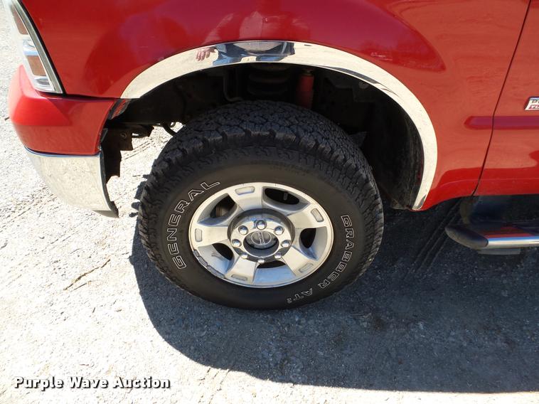 image for item K3290 2007 Ford F350 Super Duty Crew Cab flatbed  pickup truck