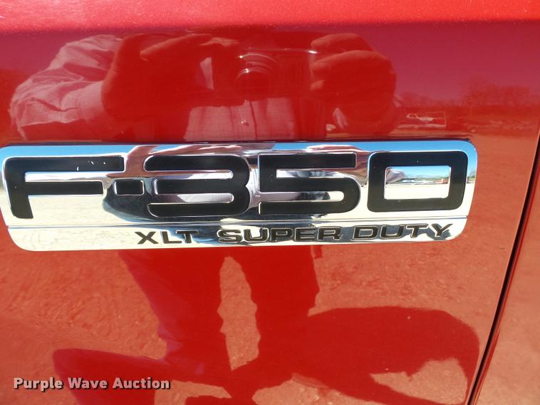 image for item K3290 2007 Ford F350 Super Duty Crew Cab flatbed  pickup truck