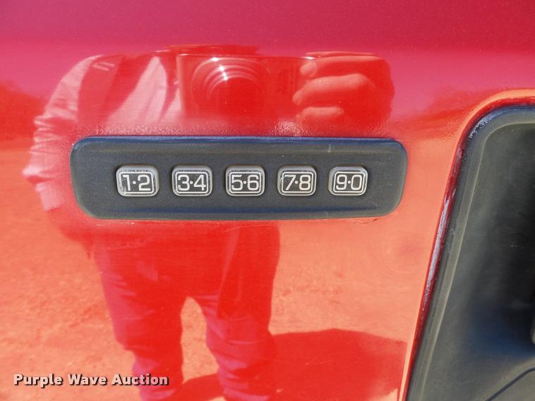 image for item K3290 2007 Ford F350 Super Duty Crew Cab flatbed  pickup truck