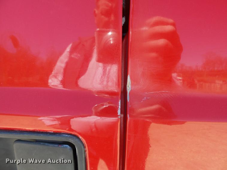 image for item K3290 2007 Ford F350 Super Duty Crew Cab flatbed  pickup truck