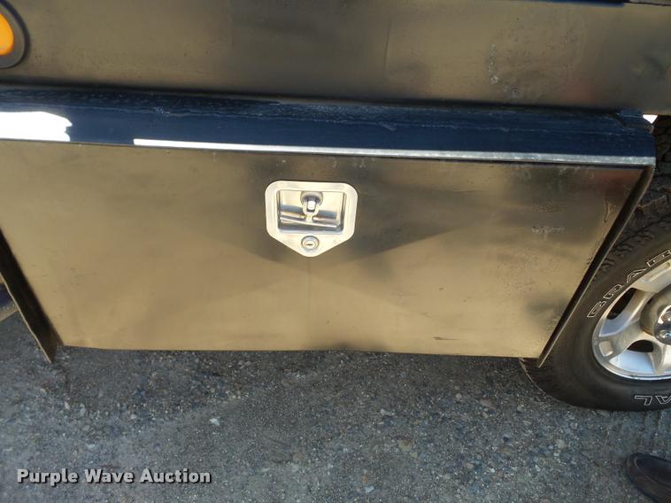 image for item K3290 2007 Ford F350 Super Duty Crew Cab flatbed  pickup truck