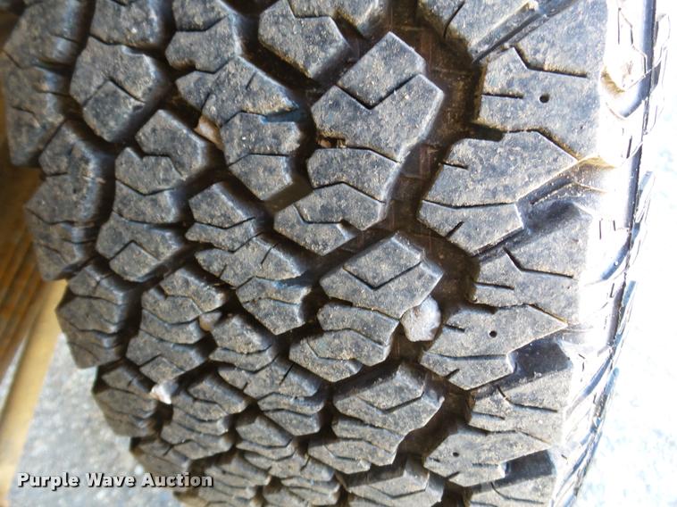 image for item K3290 2007 Ford F350 Super Duty Crew Cab flatbed  pickup truck