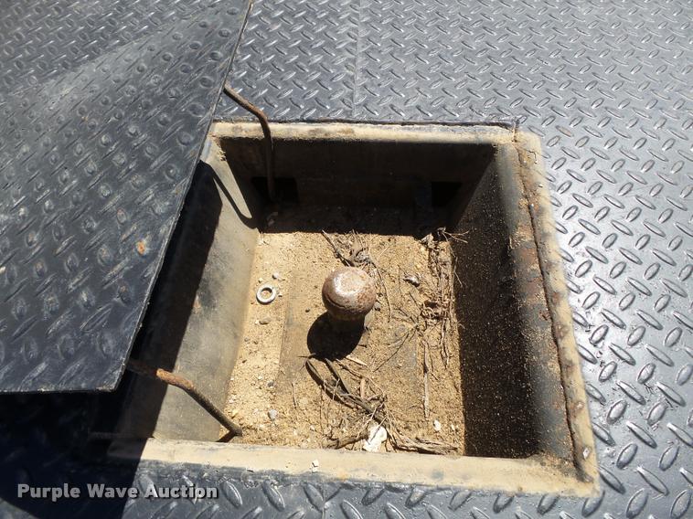 image for item K3290 2007 Ford F350 Super Duty Crew Cab flatbed  pickup truck