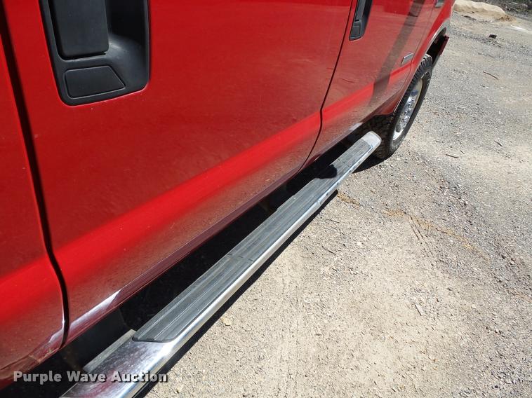 image for item K3290 2007 Ford F350 Super Duty Crew Cab flatbed  pickup truck