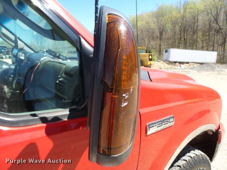 image for item K3290 2007 Ford F350 Super Duty Crew Cab flatbed  pickup truck