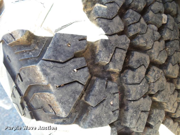 image for item K3290 2007 Ford F350 Super Duty Crew Cab flatbed  pickup truck