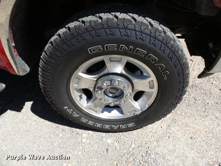 image for item K3290 2007 Ford F350 Super Duty Crew Cab flatbed  pickup truck