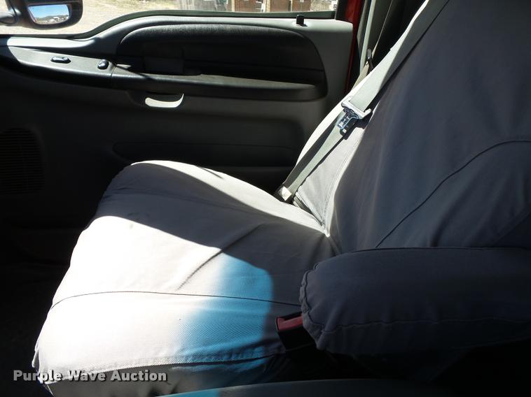 image for item K3290 2007 Ford F350 Super Duty Crew Cab flatbed  pickup truck