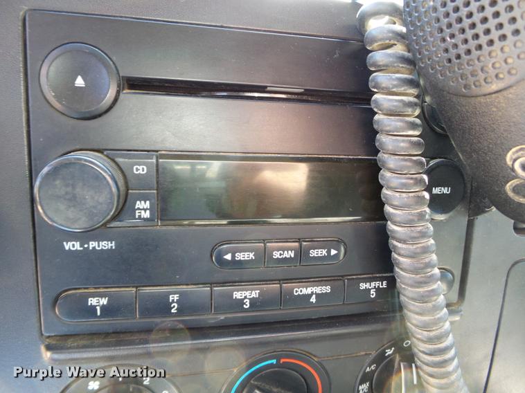 image for item K3290 2007 Ford F350 Super Duty Crew Cab flatbed  pickup truck