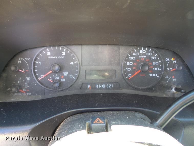 image for item K3290 2007 Ford F350 Super Duty Crew Cab flatbed  pickup truck