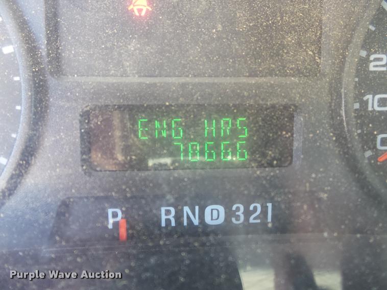 image for item K3290 2007 Ford F350 Super Duty Crew Cab flatbed  pickup truck