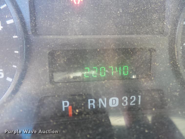 image for item K3290 2007 Ford F350 Super Duty Crew Cab flatbed  pickup truck