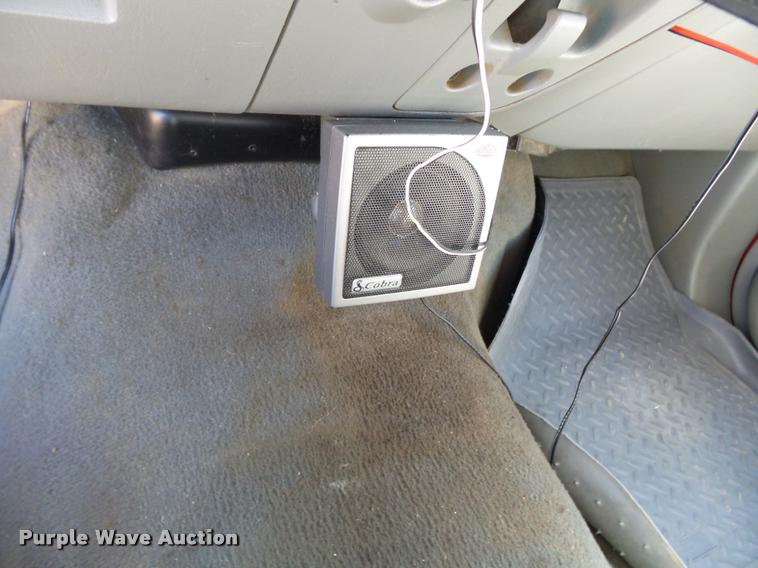 image for item K3290 2007 Ford F350 Super Duty Crew Cab flatbed  pickup truck