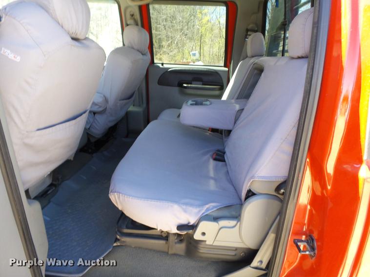 image for item K3290 2007 Ford F350 Super Duty Crew Cab flatbed  pickup truck