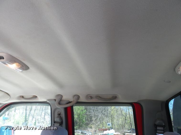 image for item K3290 2007 Ford F350 Super Duty Crew Cab flatbed  pickup truck