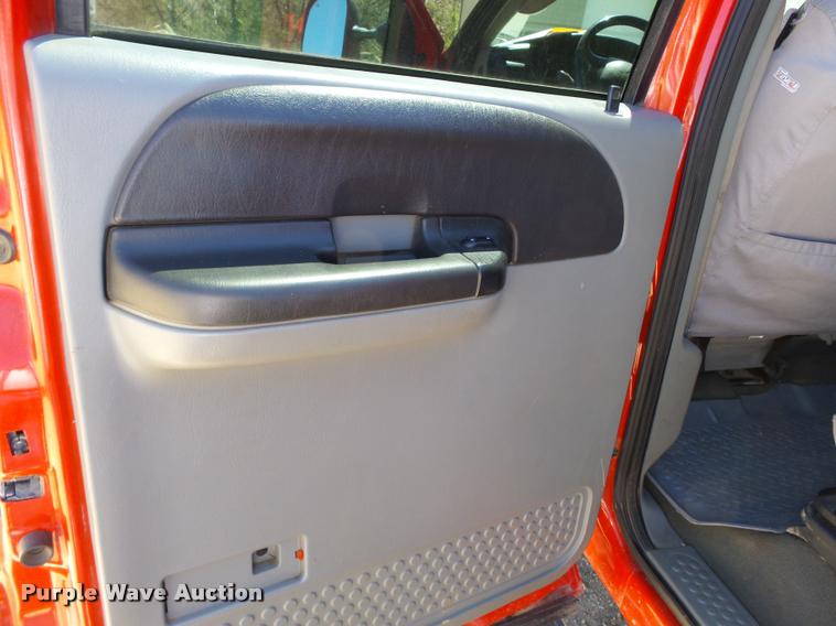 image for item K3290 2007 Ford F350 Super Duty Crew Cab flatbed  pickup truck