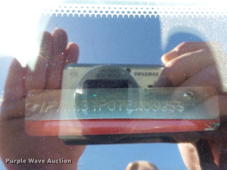 image for item K3290 2007 Ford F350 Super Duty Crew Cab flatbed  pickup truck