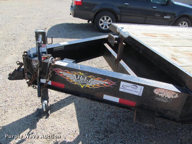image for item K4917 2004 H&H CZAT16L equipment trailer